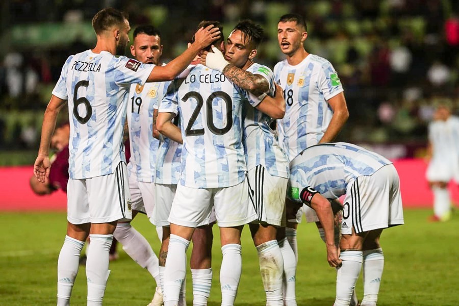 Messi im tiếng, Argentina vẫn hạ đẹp Venezuela