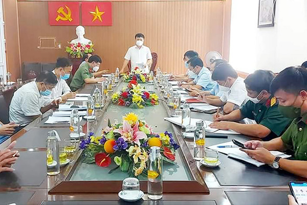 Lơ là chống dịch, yêu cầu đình chỉ công tác 3 cán bộ chủ chốt một xã ở Nghệ An