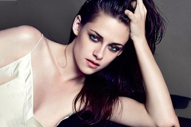 Diễn viên Kristen Stewart sóng gió từ sự nghiệp đến đường tình