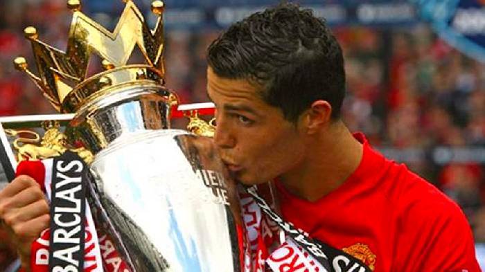 Ronaldo 'truyền lửa' phòng thay đồ MU: Phải giành Premier League