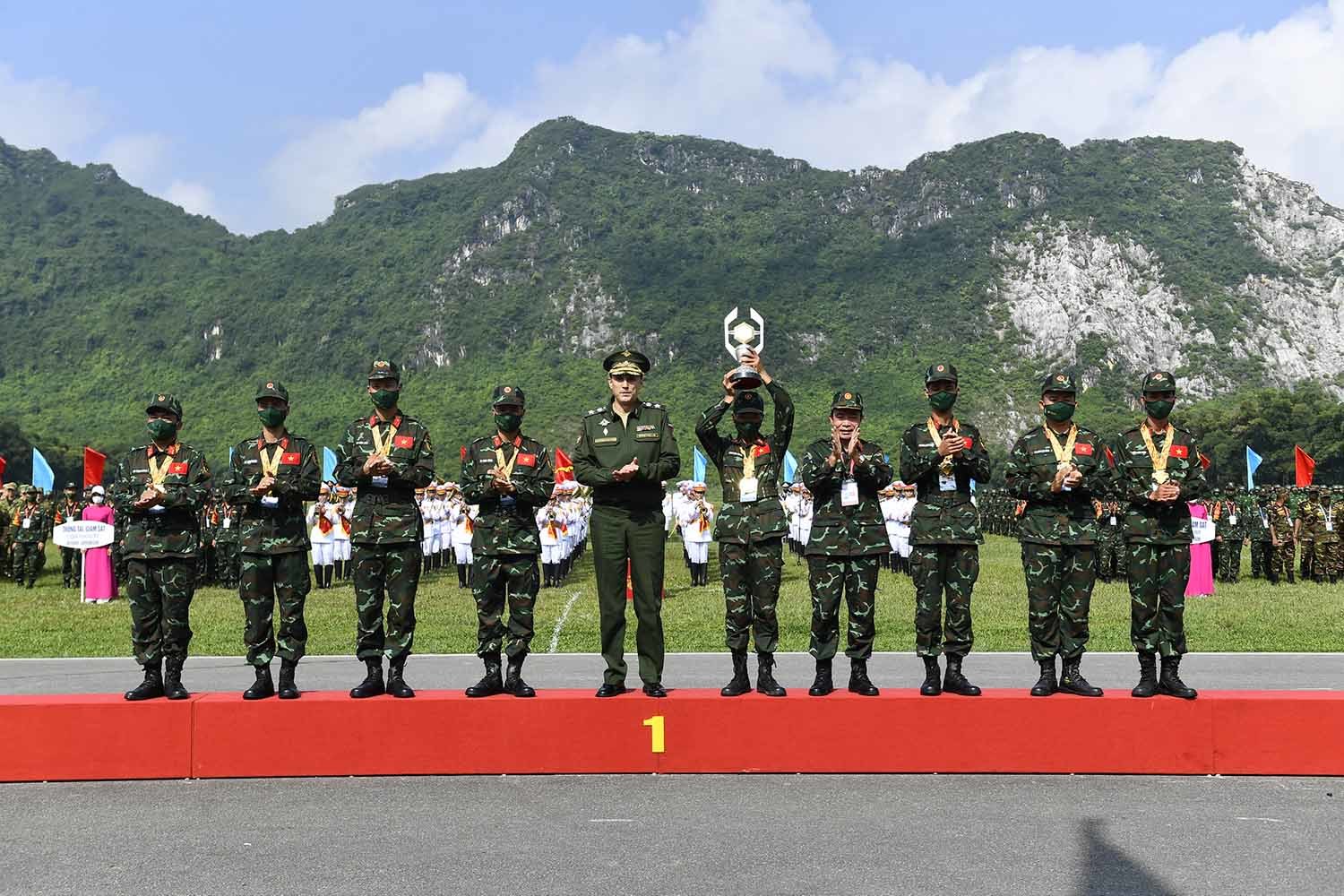Army Games ở Việt Nam: Nga và Việt Nam giành cúp chiến thắng