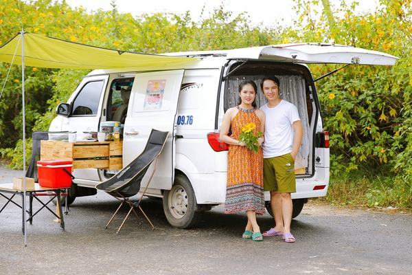 Vợ chồng 9X biến xe Van giá rẻ thành căn hộ di động đi muôn nơi