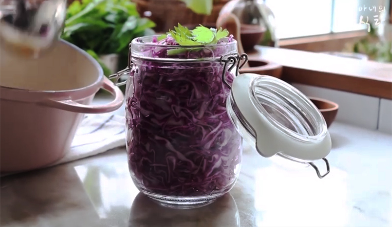 Cách muối bắp cải tím giòn ngon