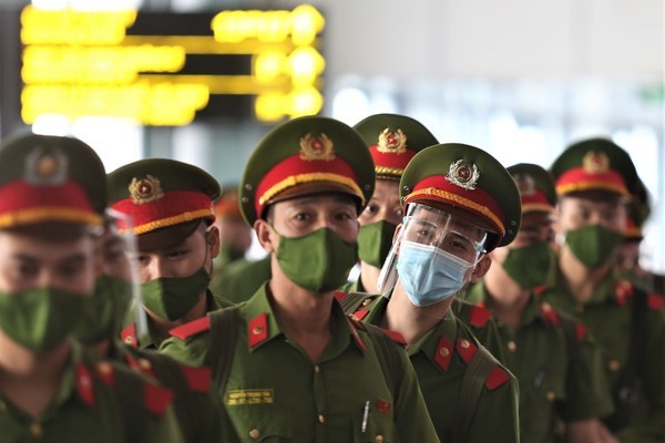 Gần 1.000 học viên công an xuất quân vào miền Nam chống dịch