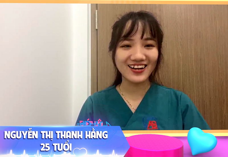 Nữ điều dưỡng xinh đẹp từ chối anh giám đốc, hẹn hò chàng kĩ sư