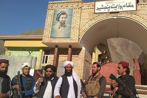 Taliban tuyên bố chiếm được thành trì cuối cùng của phe chống đối
