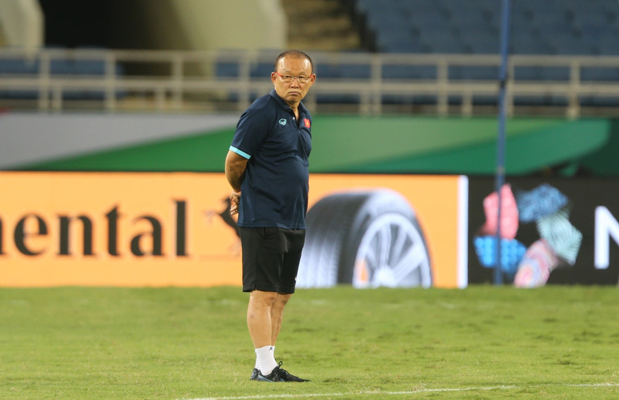 Tuyển Việt Nam: Vì sao thầy Park cần thận trọng sau tin vui...