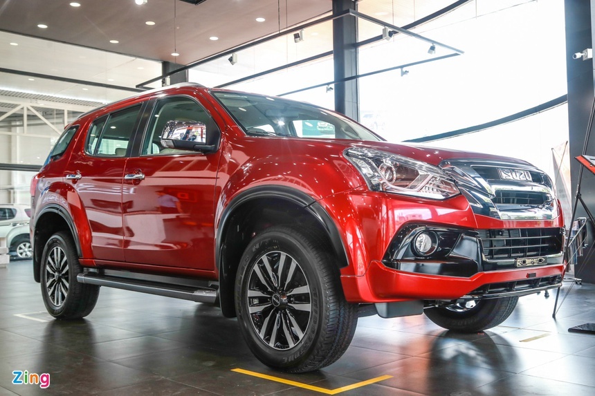 Giá lăn bánh 3 mẫu SUV 7 chỗ số tự động rẻ nhất thị trường