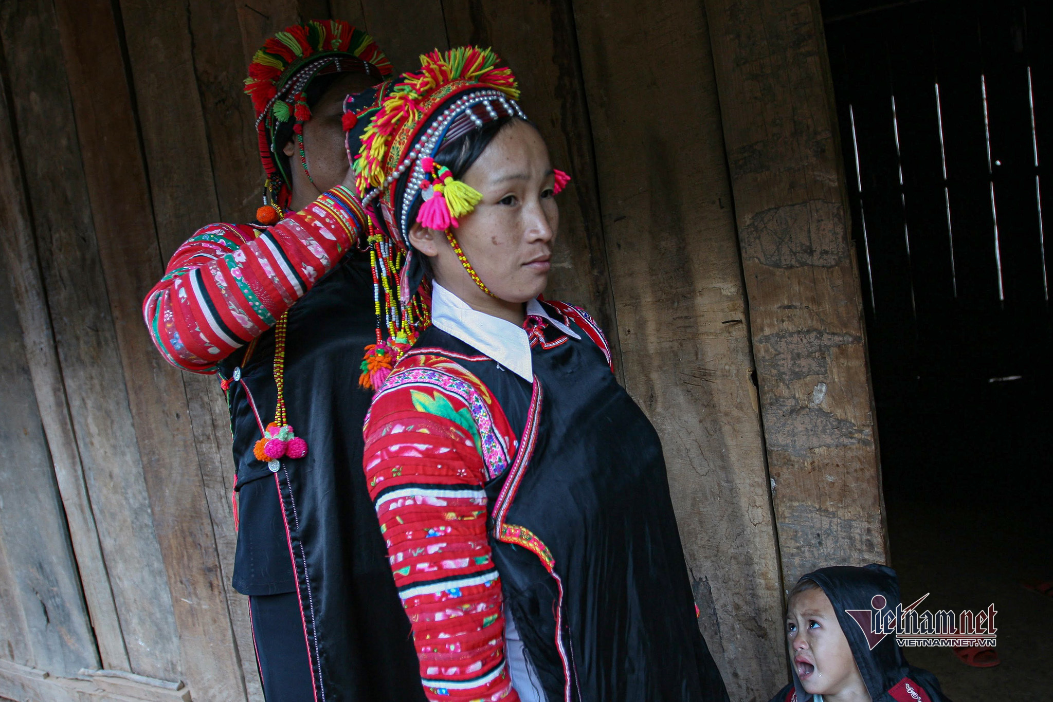 Nét riêng, độc đáo trong trang phục của người Hà Nhì