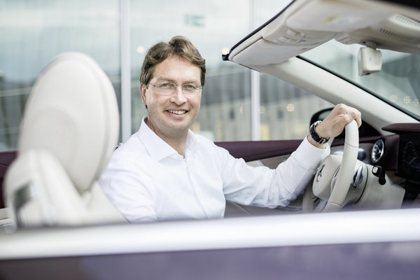 CEO của Daimler dự báo khủng hoảng chip có thể kéo dài đến năm 2023