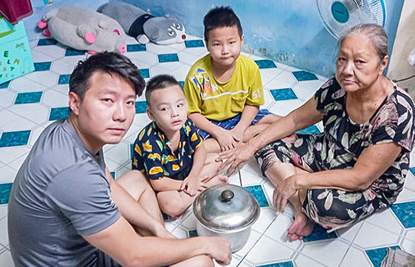 Gia đình có 18 ca mắc Covid-19 điều trị tại nhà, cách để bệnh không trở nặng