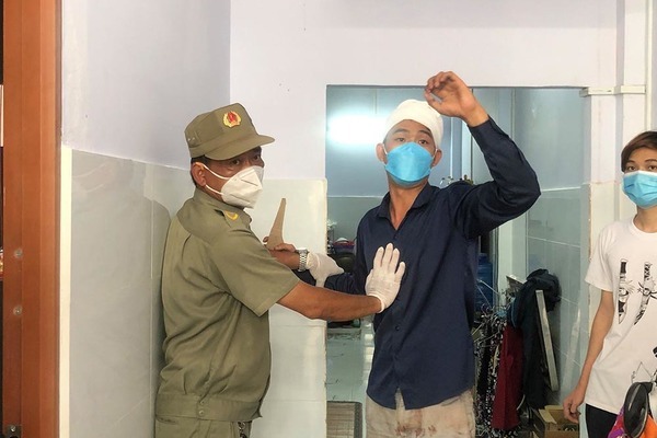 Anh em đánh nhau, vô tình đâm chết cha ruột