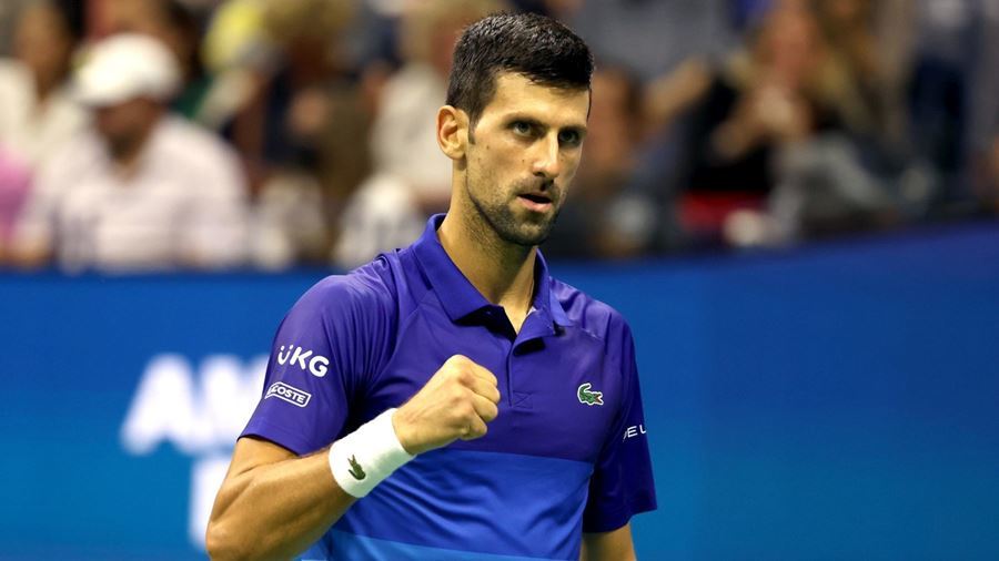 Thắng ngược Berrettini, Djokovic tái ngộ Zverev ở bán kết