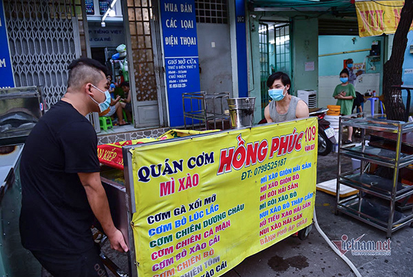 Hàng ăn uống ở TP.HCM vẫn chưa thể mở lại ngay