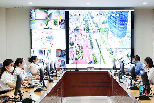 How are localities using high technologies to fight Covid-19?