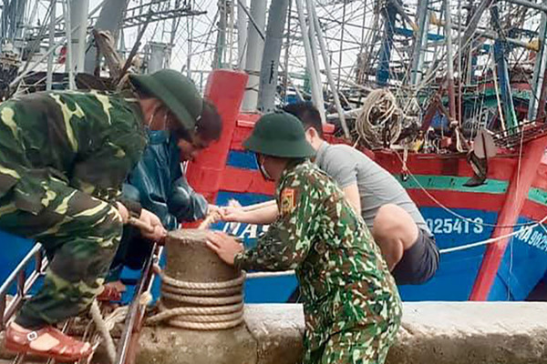 Hơn 3.000 tàu thuyền ở Nghệ An vào bờ tránh bão Côn Sơn