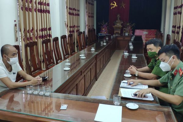 Vi phạm Chỉ thị 16, người đàn ông ở Thanh Hóa livestream xúc phạm công an