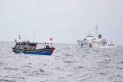 Cảnh sát biển Việt Nam luôn sát cánh cùng ngư dân, đảm bảo an ninh trật tự, an toàn trên biển
