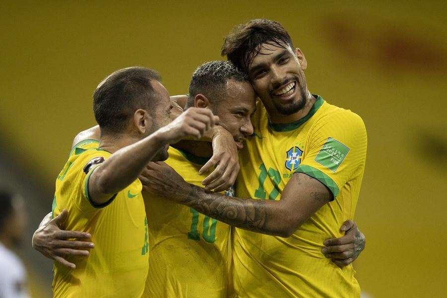 Neymar chói sáng, Brazil thắng trận thứ 8 liên tiếp