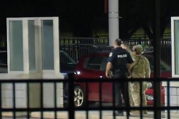 Căn cứ không quân Mỹ phong tỏa vì có kẻ đột nhập