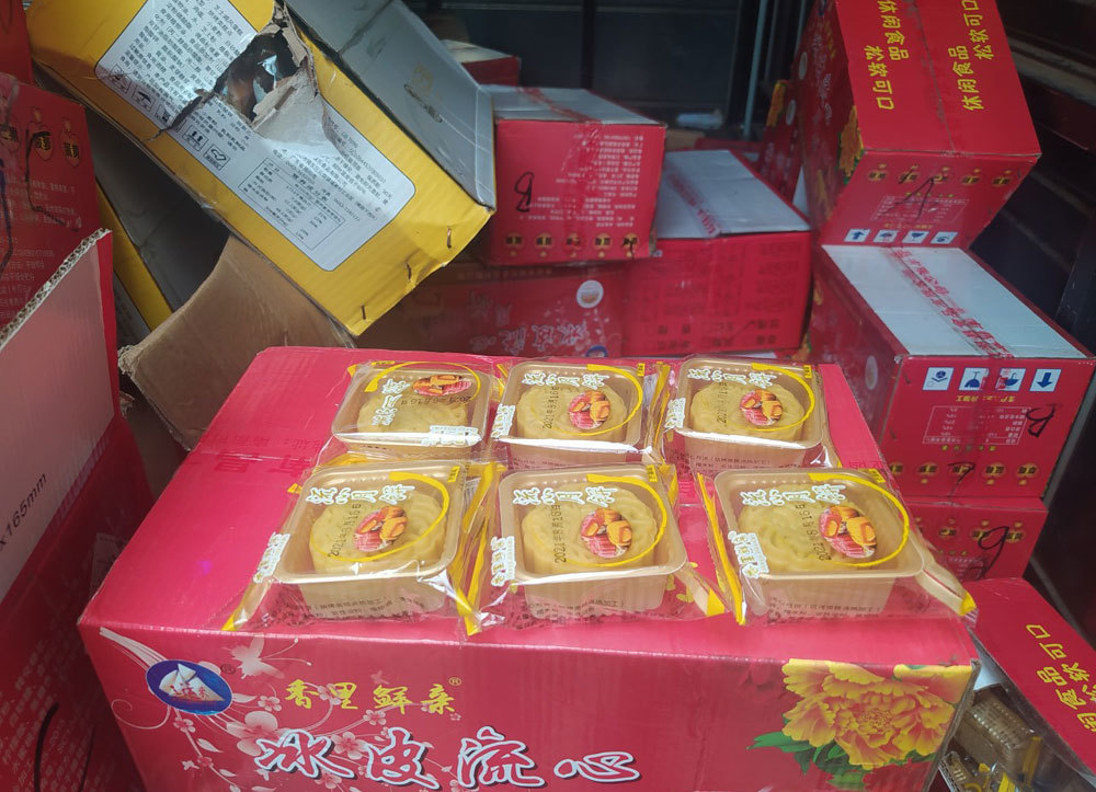 Hàng vạn bánh trung thu Trung Quốc tuồn về, bán trôi nổi trên mạng