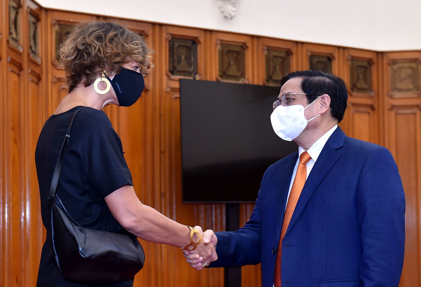 Hà Lan tặng Việt Nam máy thở, vật tư y tế trị giá 43 tỷ đồng