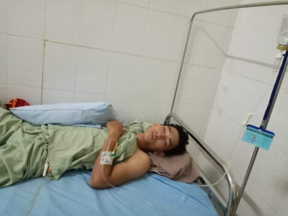 Cha mẹ bệnh tật liệt giường, con trai tai nạn cầu cứu