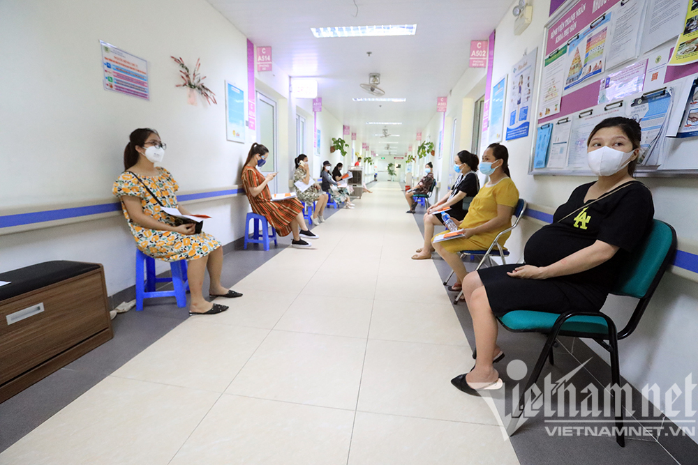 Hơn 1.000 thai phụ Hà Nội được tiêm vắc xin phòng chống Covid-19