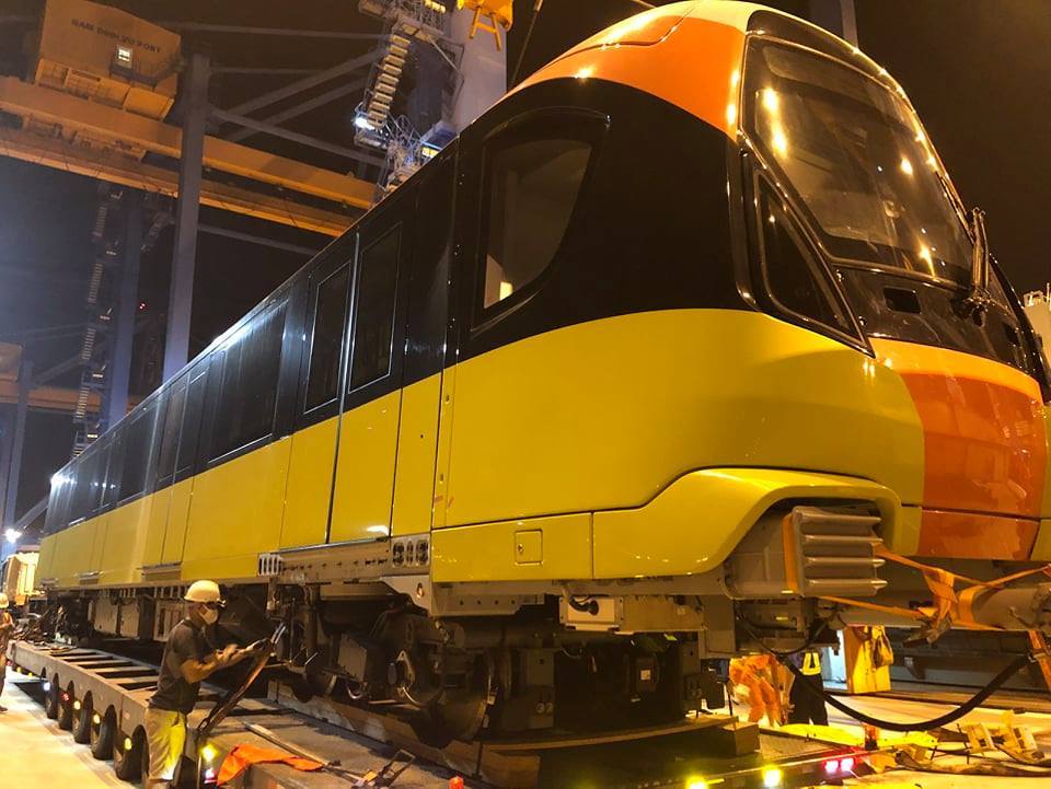 Đoàn tàu thứ 9 dự án đường sắt Nhổn - ga Hà Nội về Việt Nam