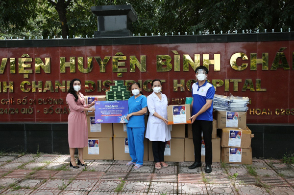 Kim Oanh Group tiếp tục hỗ trợ thuốc, vật tư y tế chống dịch ở TP.HCM, Bình Dương