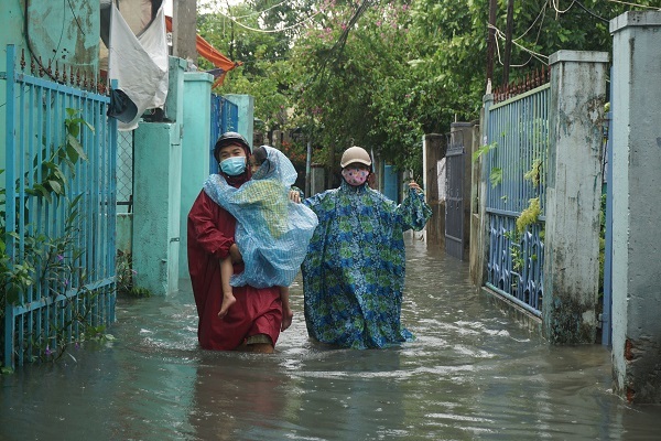 Central Vietnam submerged after hours of heavy rainfall