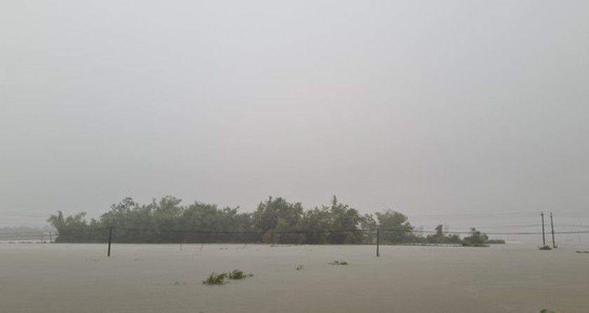 Storm-triggered flooding disrupts traffic in Central region