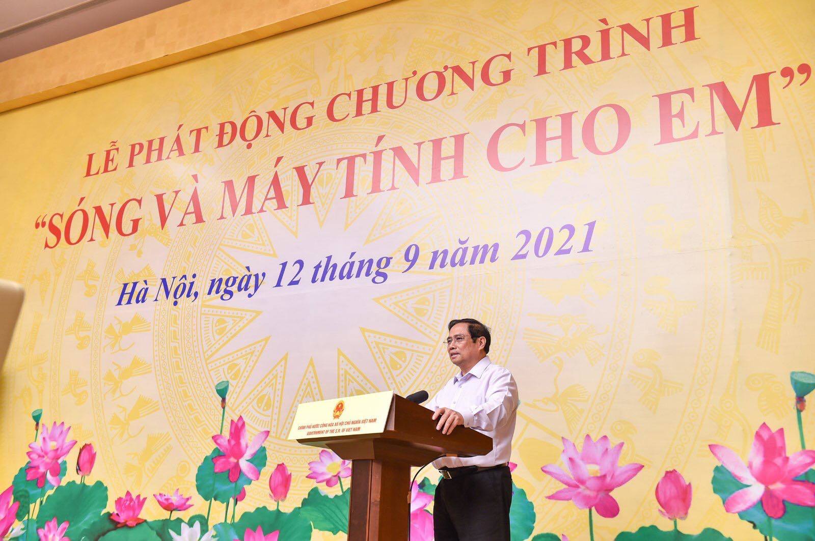 Thủ tướng phát động Chương trình 'Sóng và máy tính cho em'