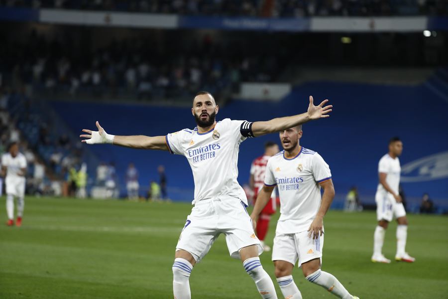 Benzema lập hat-trick, Real Madrid mở hội ngày trở lại Bernabeu