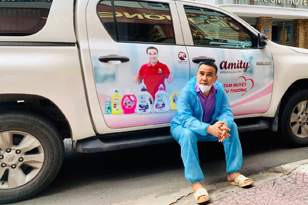 Điều đặc biệt của tên gọi Amity trên chiếc xe đưa Quyền Linh đi làm từ thiện