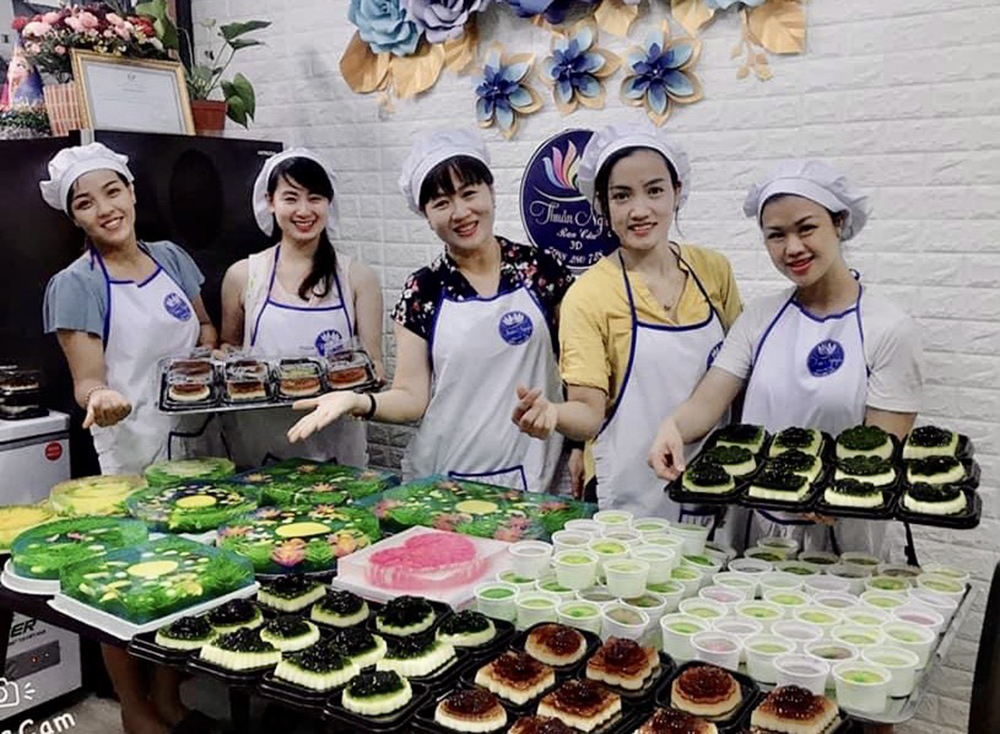 Làm loại bánh Trung thu lạ, mỗi ngày đổ khuôn bán hơn nghìn cái