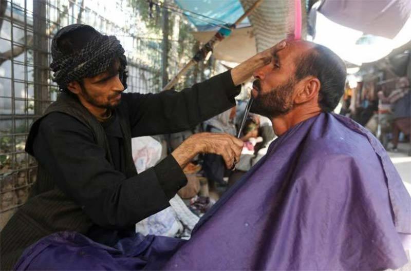 Thợ hớt tóc ở Afghanistan khốn đốn sau khi Taliban lên nắm quyền