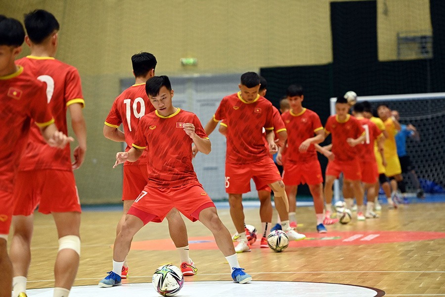 Trực tiếp World Cup Futsal Việt Nam vs Brazil: Vượt núi cao