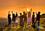 Admiring Ha Long sunset from Ky Thuong Mount when the fall comes