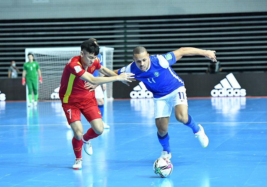 Tuyển Việt Nam thua đậm Brazil trận ra quân World Cup Futsal