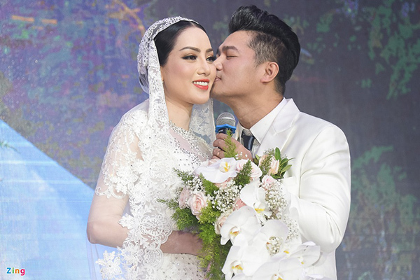 Ca sĩ Lâm Vũ ly hôn