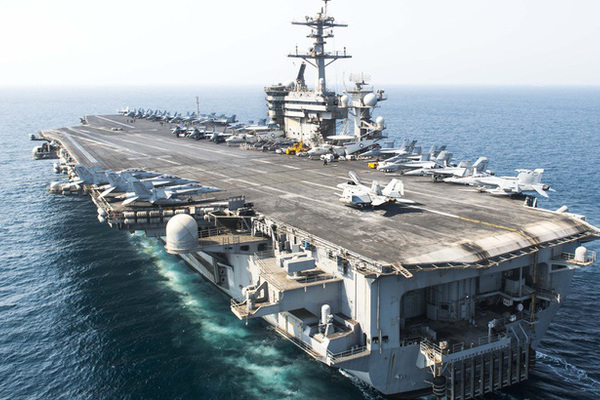 Cảnh hiếm bên trong tàu sân bay lớn nhất thế giới