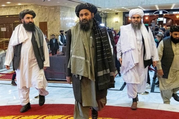 Lãnh đạo Taliban ẩu đả trong dinh tổng thống Afghanistan