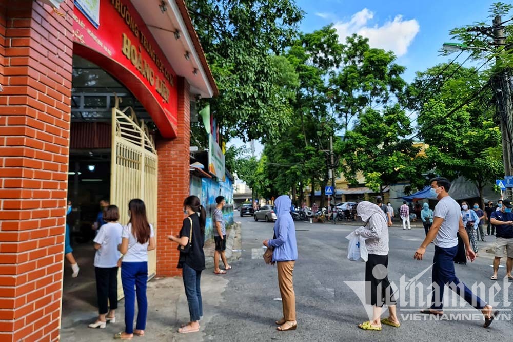 Phường đông dân nhất Hà Nội yêu cầu  viết cam kết, nêu lý do không tiêm chủng