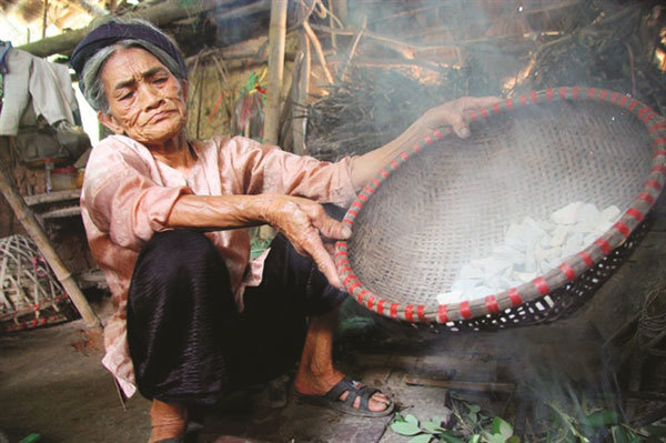 Smoked clay: a decades-old delicacy in Vinh Phuc