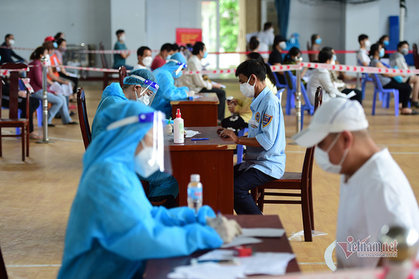 TP.HCM triển khai đăng ký tiêm vắc xin Covid-19 mũi 1 qua tin nhắn