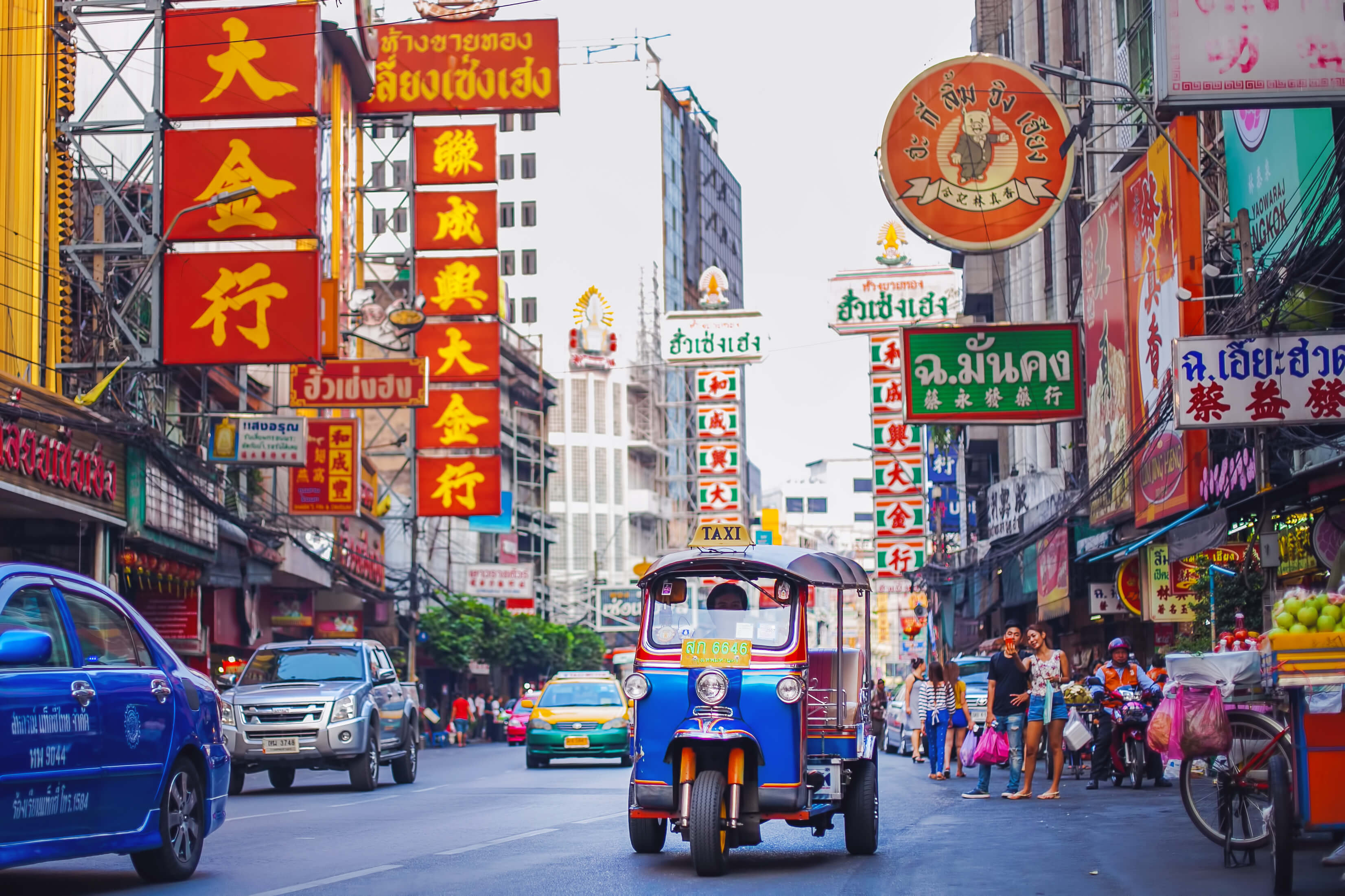 Едем в бангкок. Чайна Таун Бангкок. Yaowarat Road, Bangkok. China Town Бангкок улица. Бангкок рынок чайнтаун.