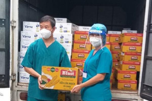 Tập đoàn Masan tiếp sức 150.000 hộp sữa đến bệnh nhân Covid-19 TP.HCM