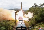 Xem Triều Tiên phóng tên lửa đạn đạo từ tàu hỏa