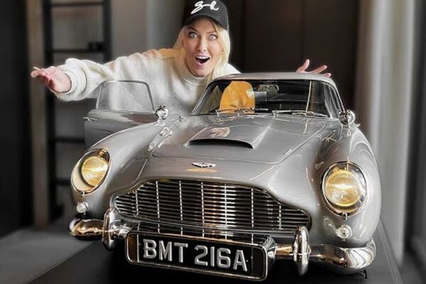 Chiếc ô tô đồ chơi Aston Martin DB5 đắt nhất thế giới